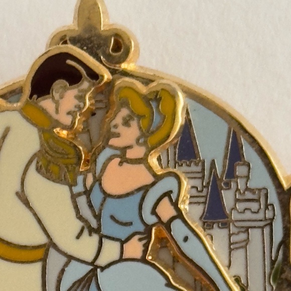 Disney Pin Trading Cinderella Prince Charming Wedding Dancing Coach Castle 36832 - Picture 2 of 6